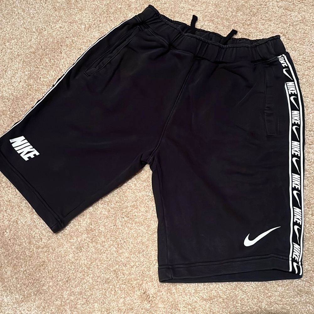 Nike fleece shorts men.